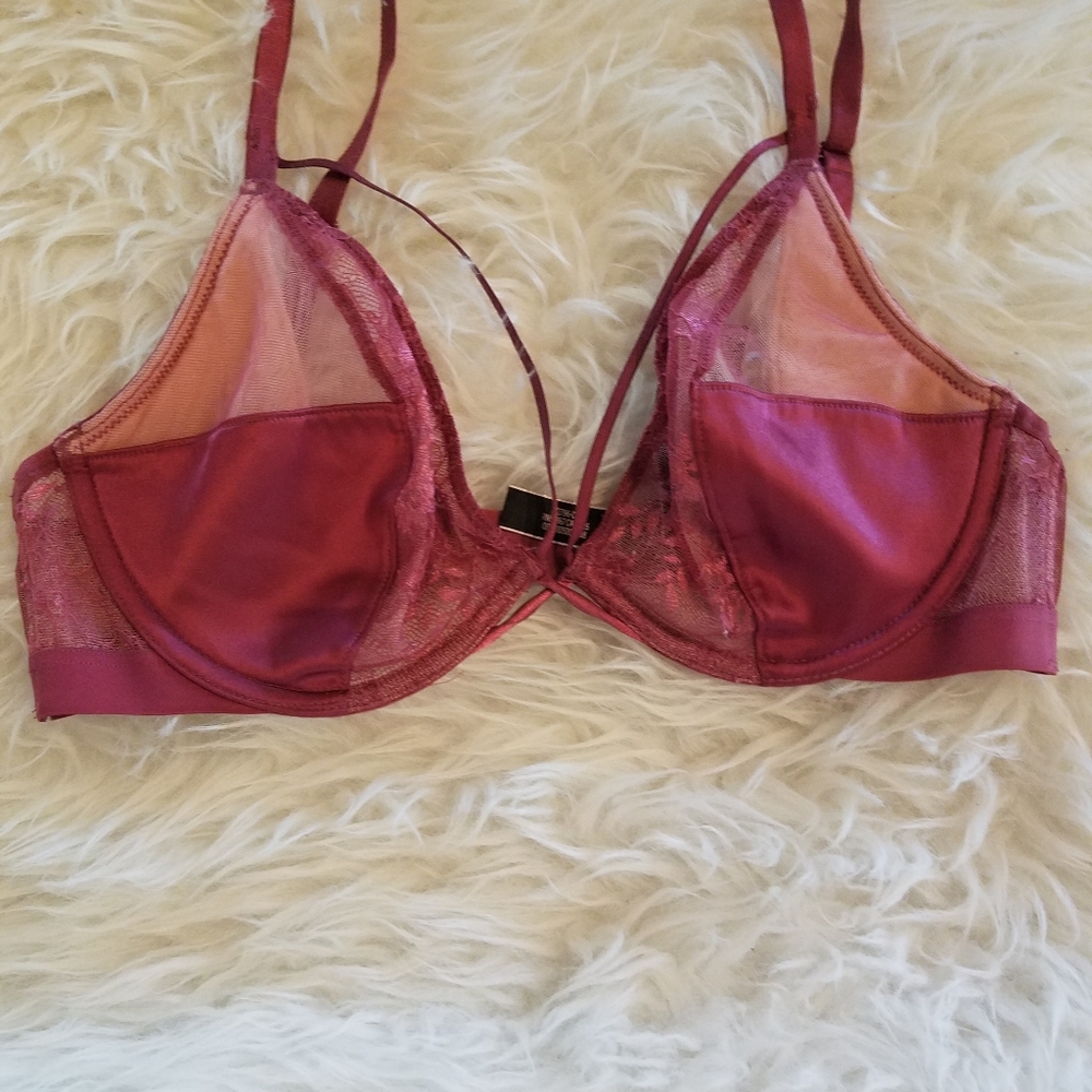 Rare VS berry strappy bra